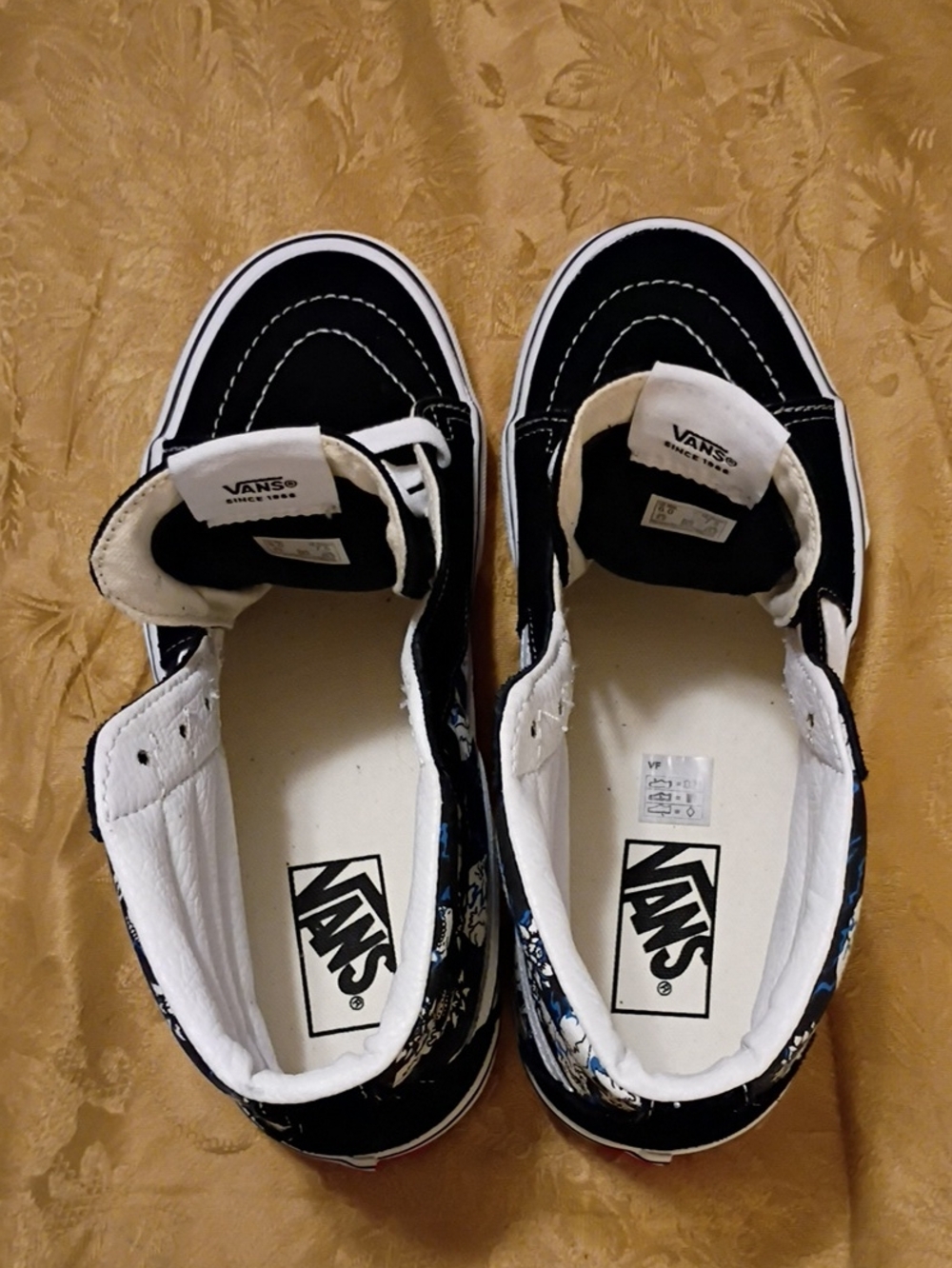 VANS Black and Blue Skulls Sk8-Hi Women's 7.5 Men's 6.0 - Picture 5 of 12